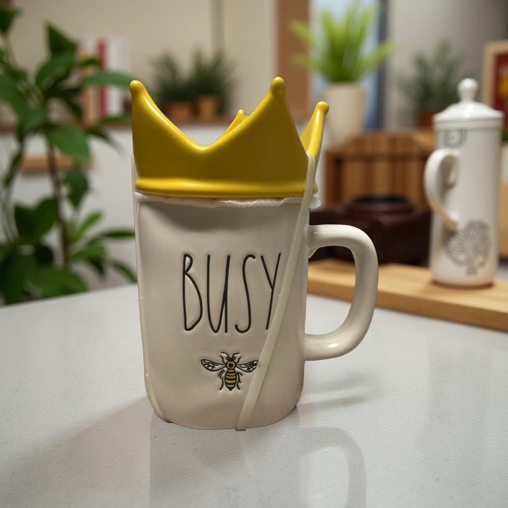 Rae Dunn “Busy” Mug with Yellow Crown Topper – NWT Style